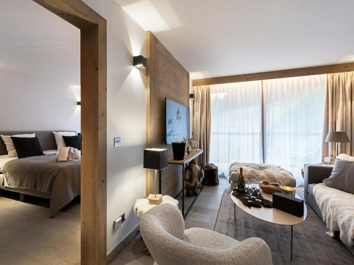 Appartement De Standing Avec Balcon, Aux Pieds Des Pistes A Courchevel Village - Fr-1-562-51