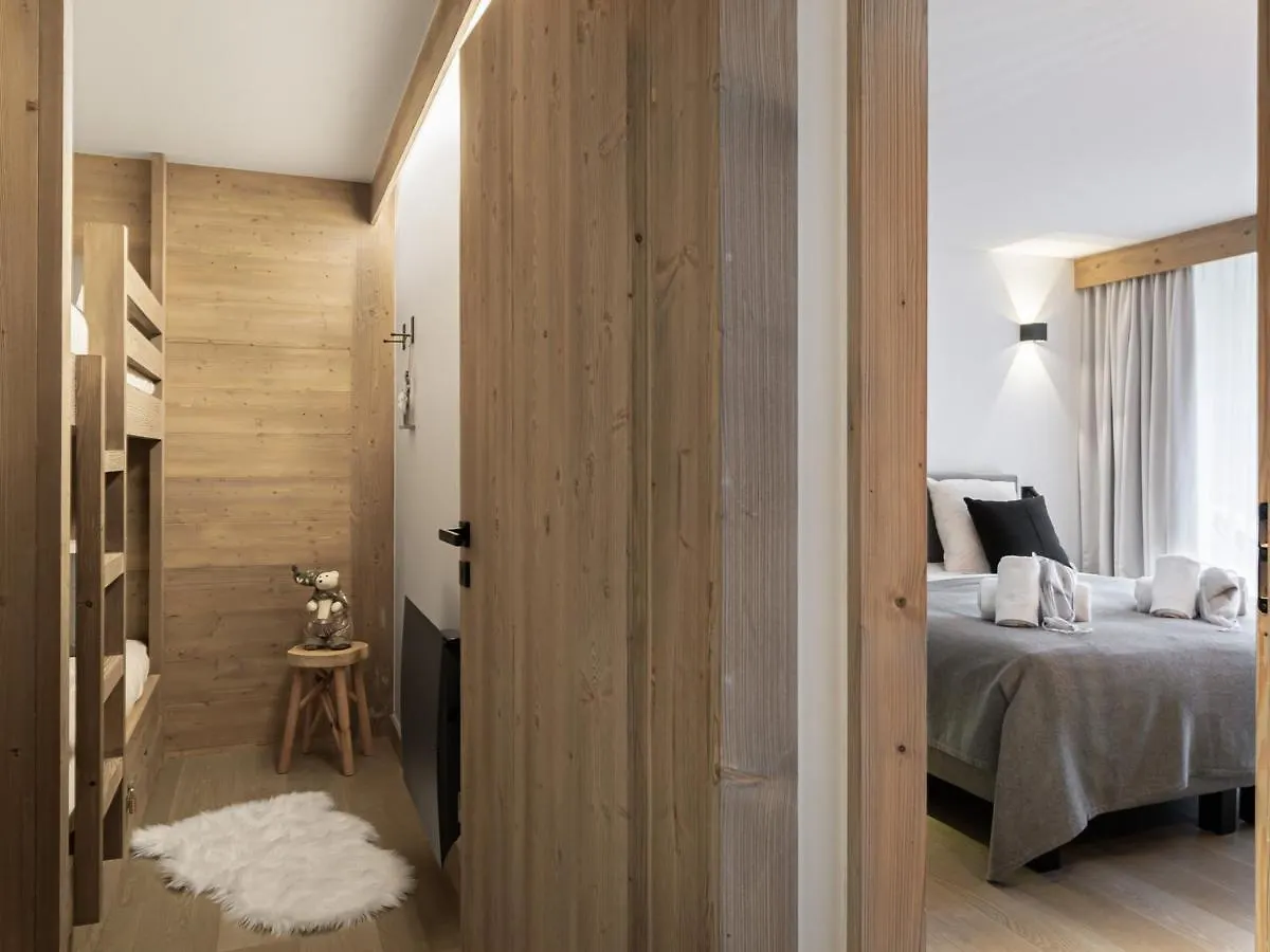 Appartement De Standing Avec Balcon, Aux Pieds Des Pistes A Courchevel Village - Fr-1-562-51